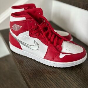 Men’s Jordan 1 Retro Silver Medal